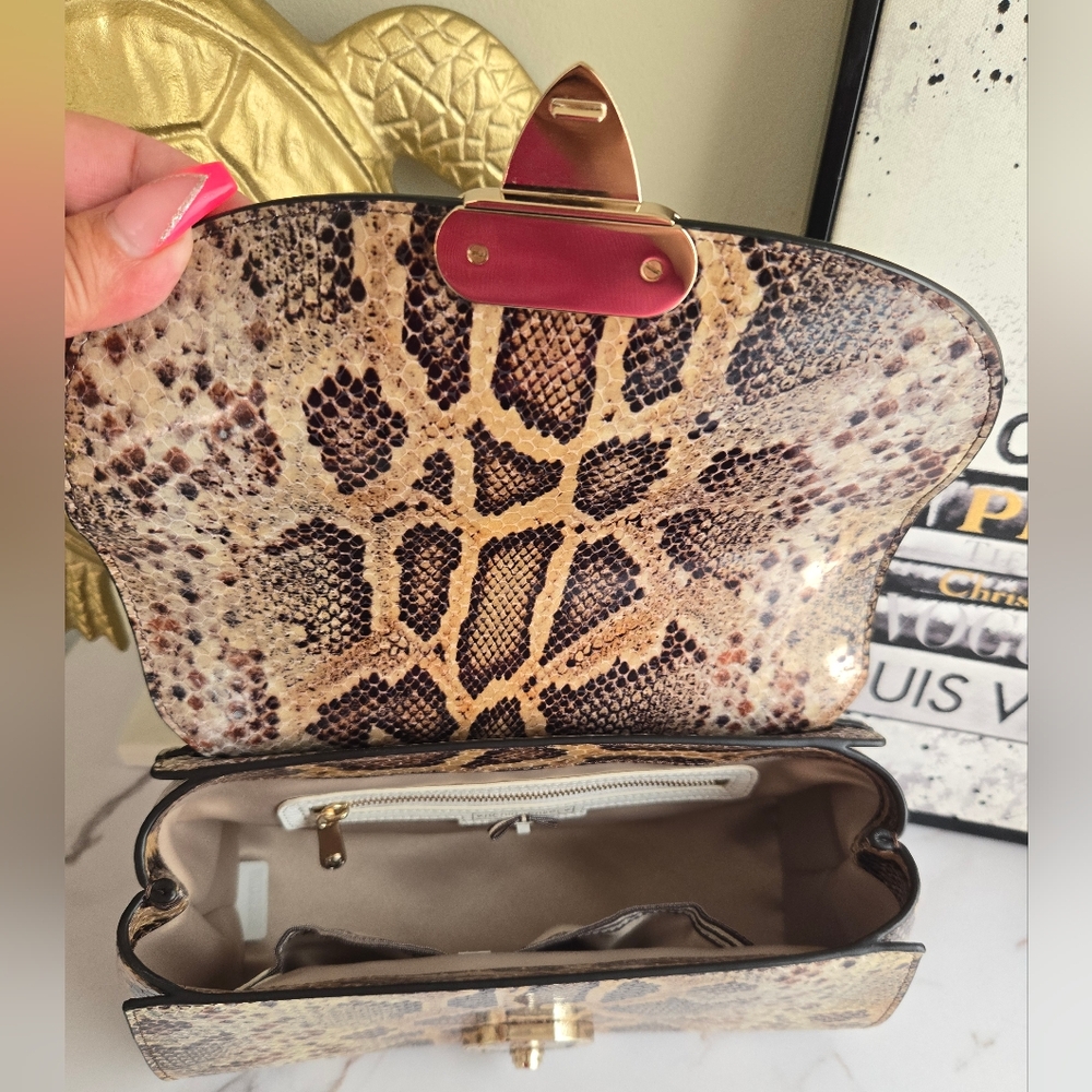 EUC Henri Bendel Embossed Top Handle Bag With The Strap - Picture 8 of 12
